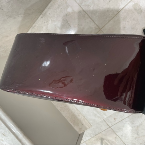 LOUIS VUITTON Monogram Vernis Rosewood Avenue Bag - Picture 15 of 15